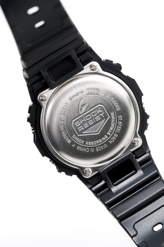 Casio G-Shock Herrenuhr Klassisch Quadratisch Schwarz DW-5600E-1VER 