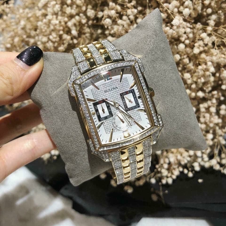 Bulova Crystal Chronograph Weißes Zifferblatt Zweifarbiges