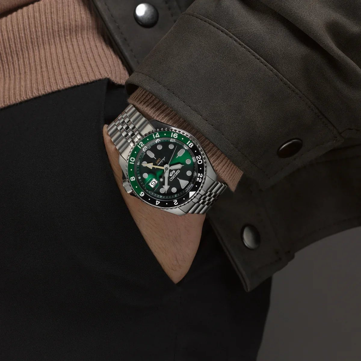 Seiko 5 Sports Auto Mens Green Watchssk035k1 - Image 3